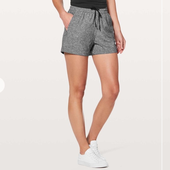 - Lululemon Spring Break Away Short *4-way Stretch 3” - Picture 1 of 8